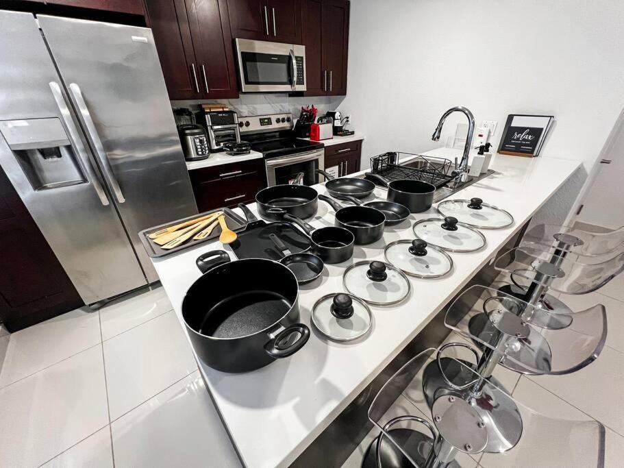 Vacay Spot Experience Luna Sky! 65" Tv Bar, Bbq, Shower Massage Jets, Music, Go To Fl Keys Homestead Extérieur photo