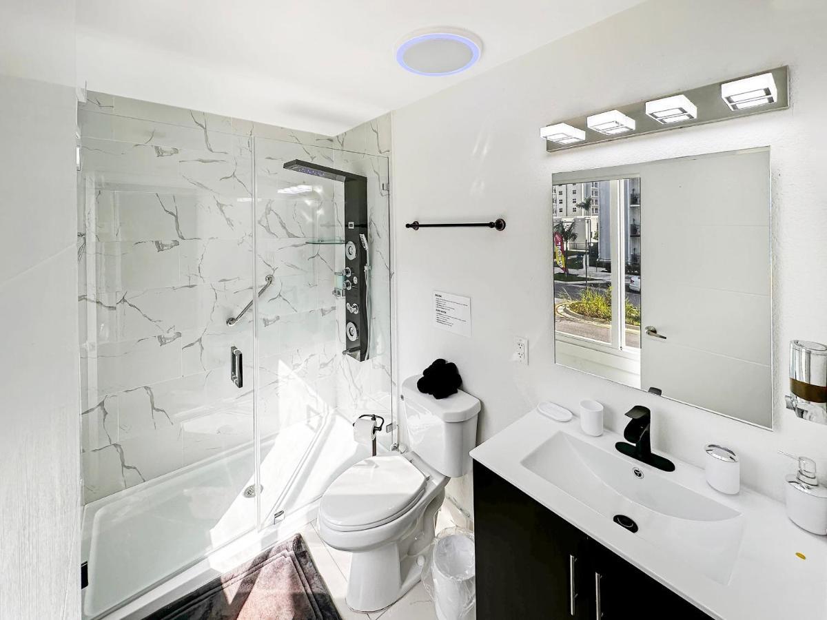 Vacay Spot Experience Luna Sky! 65" Tv Bar, Bbq, Shower Massage Jets, Music, Go To Fl Keys Homestead Extérieur photo