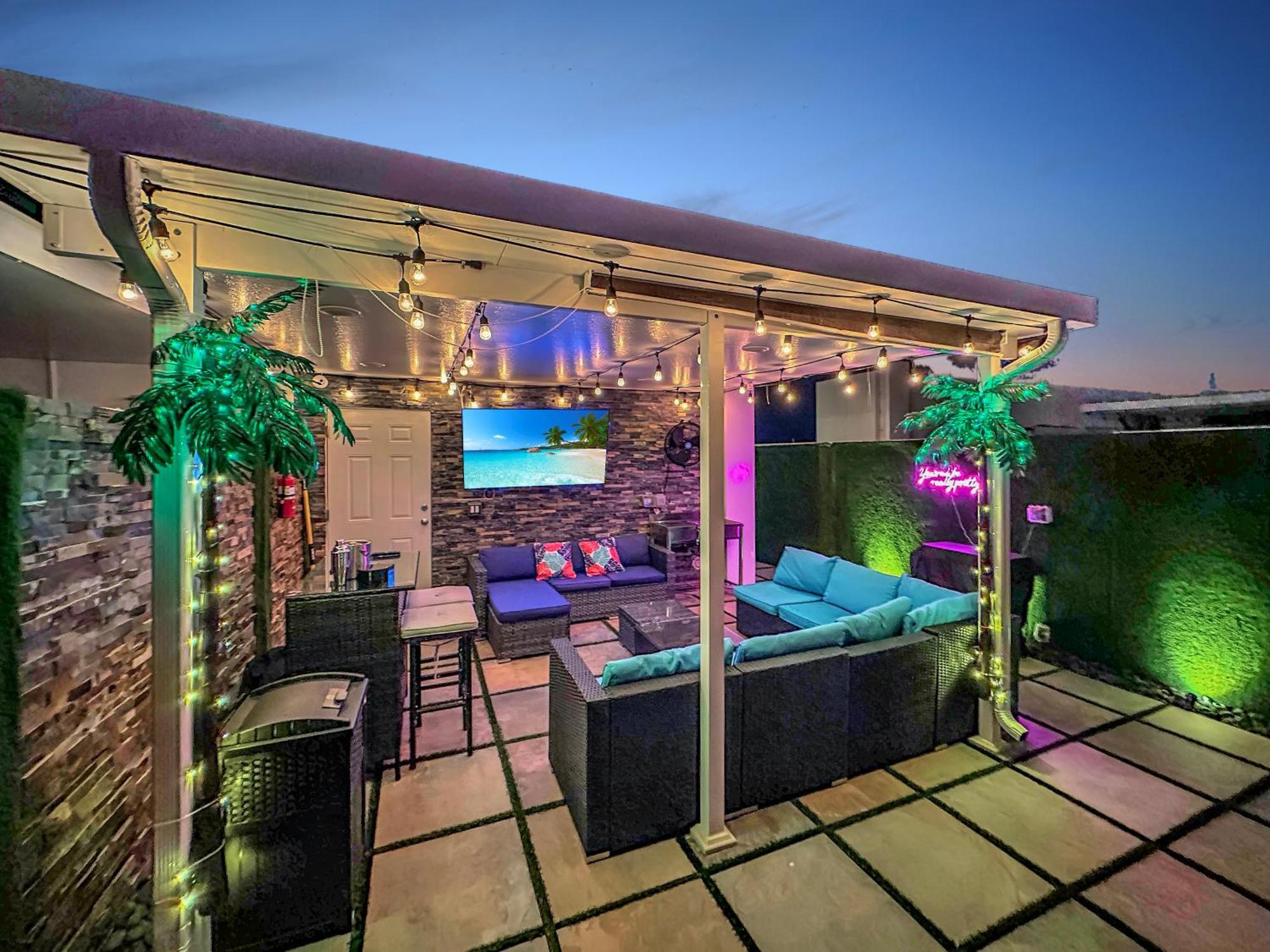 Vacay Spot Experience Luna Sky! 65" Tv Bar, Bbq, Shower Massage Jets, Music, Go To Fl Keys Homestead Extérieur photo