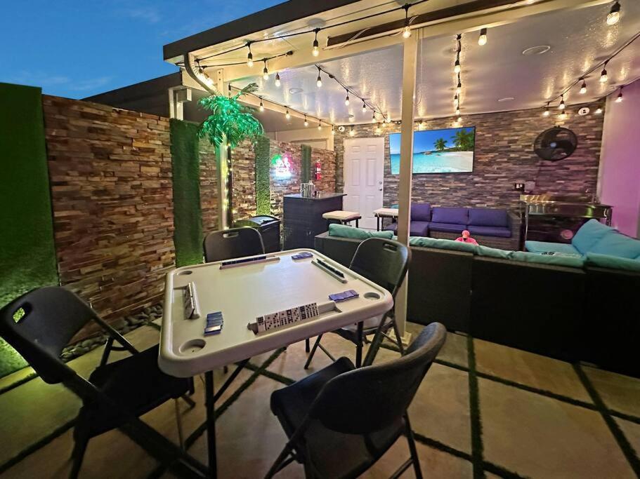 Vacay Spot Experience Luna Sky! 65" Tv Bar, Bbq, Shower Massage Jets, Music, Go To Fl Keys Homestead Extérieur photo