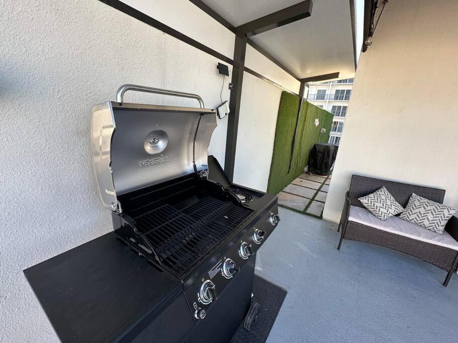 Vacay Spot Experience Luna Sky! 65" Tv Bar, Bbq, Shower Massage Jets, Music, Go To Fl Keys Homestead Extérieur photo