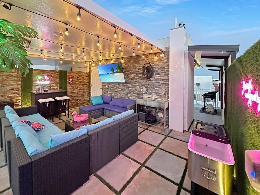 Vacay Spot Experience Luna Sky! 65" Tv Bar, Bbq, Shower Massage Jets, Music, Go To Fl Keys Homestead Extérieur photo