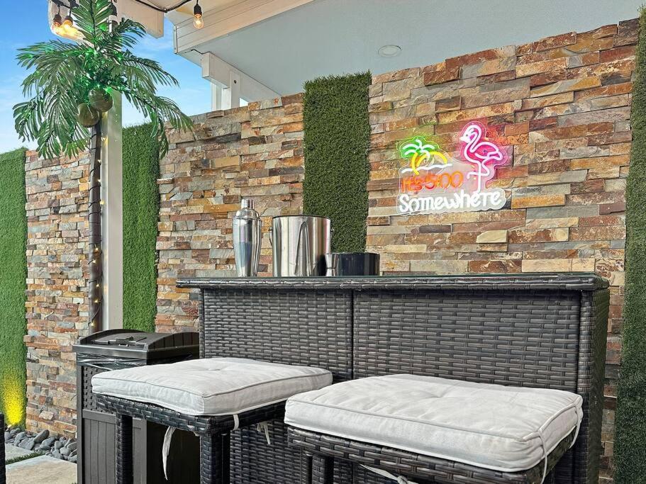 Vacay Spot Experience Luna Sky! 65" Tv Bar, Bbq, Shower Massage Jets, Music, Go To Fl Keys Homestead Extérieur photo